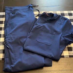 Ava Therese jogger, scrubs set